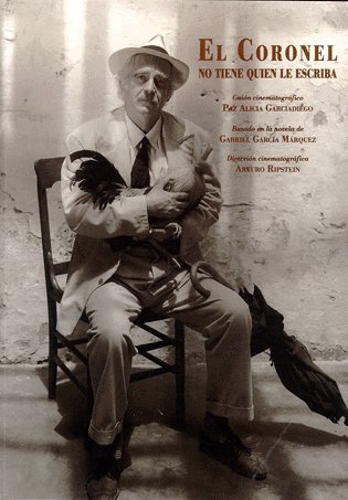 «Dimmi, cosa mangiamo.» Il colonnello ebbe bisogno di 75 anni - i 75 anni delal sua vita, minuto pe minuto - per giungere a quel momento. Si sent puro, esplicito, invincibile, nell'istante in cui rispose: «Merda»